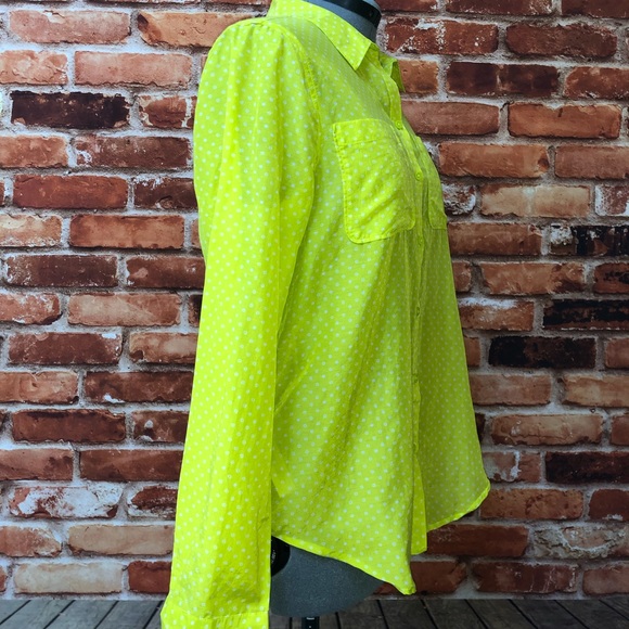 ⚡️sale⚡️Ann Taylor loft high neck button down top - Picture 4 of 8